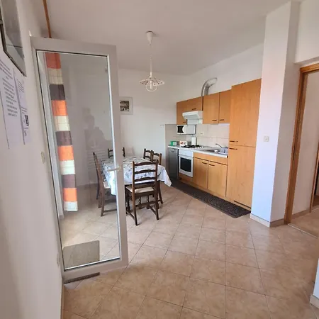 Barbaric 公寓 赫瓦尔